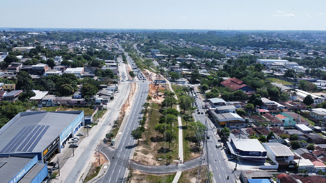 Avenida das Torres interditada para construção de viaduto em Manaus