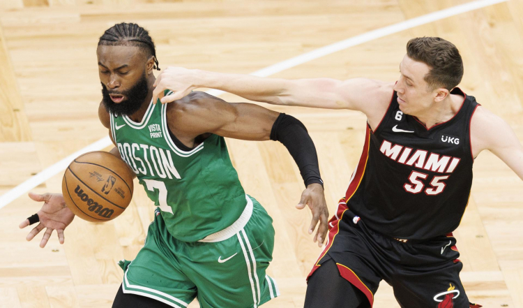 Em final eletrizante, Celtics vencem Heat e levam Conferência