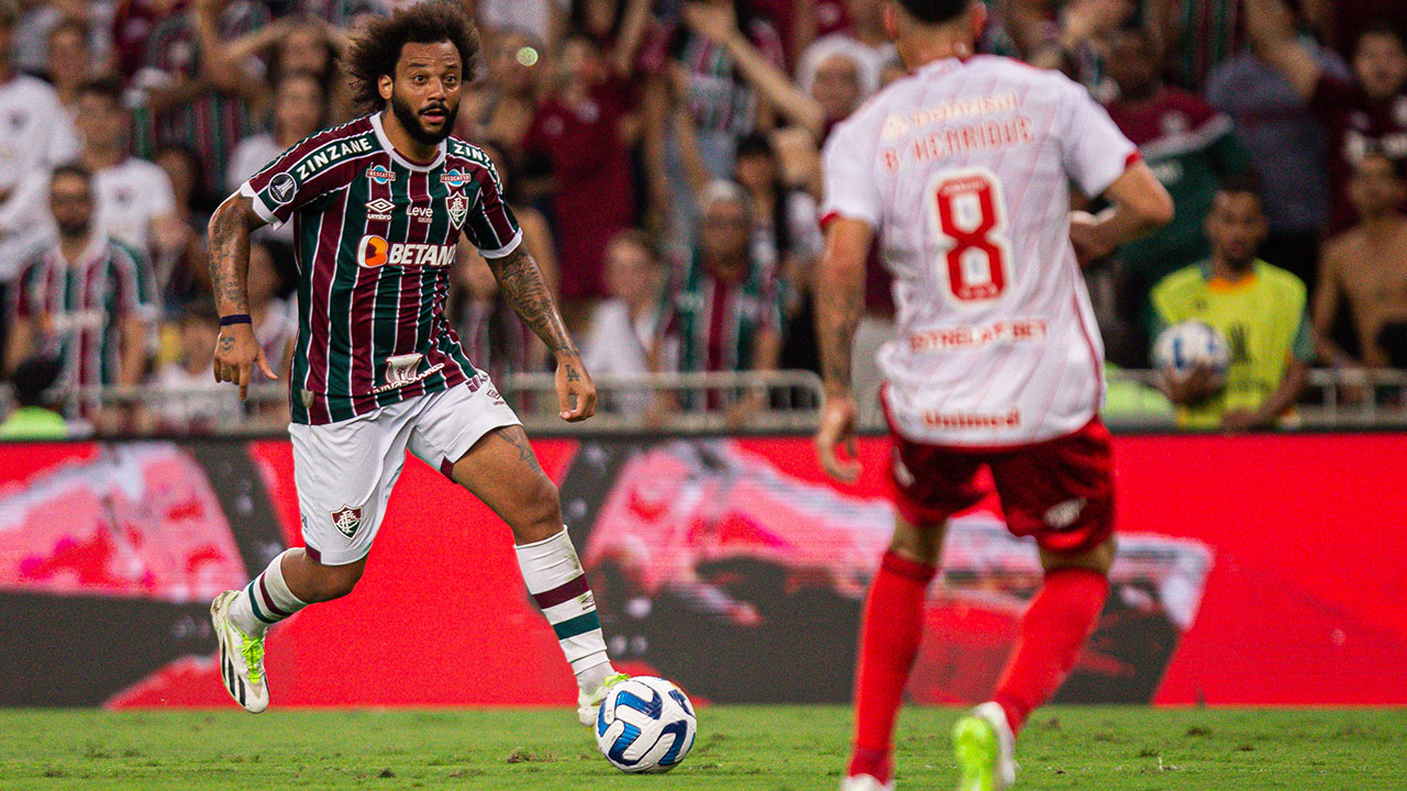 Cano faz dois e Fluminense busca empate contra Internacional no primeiro  jogo da semifinal da Libertadores