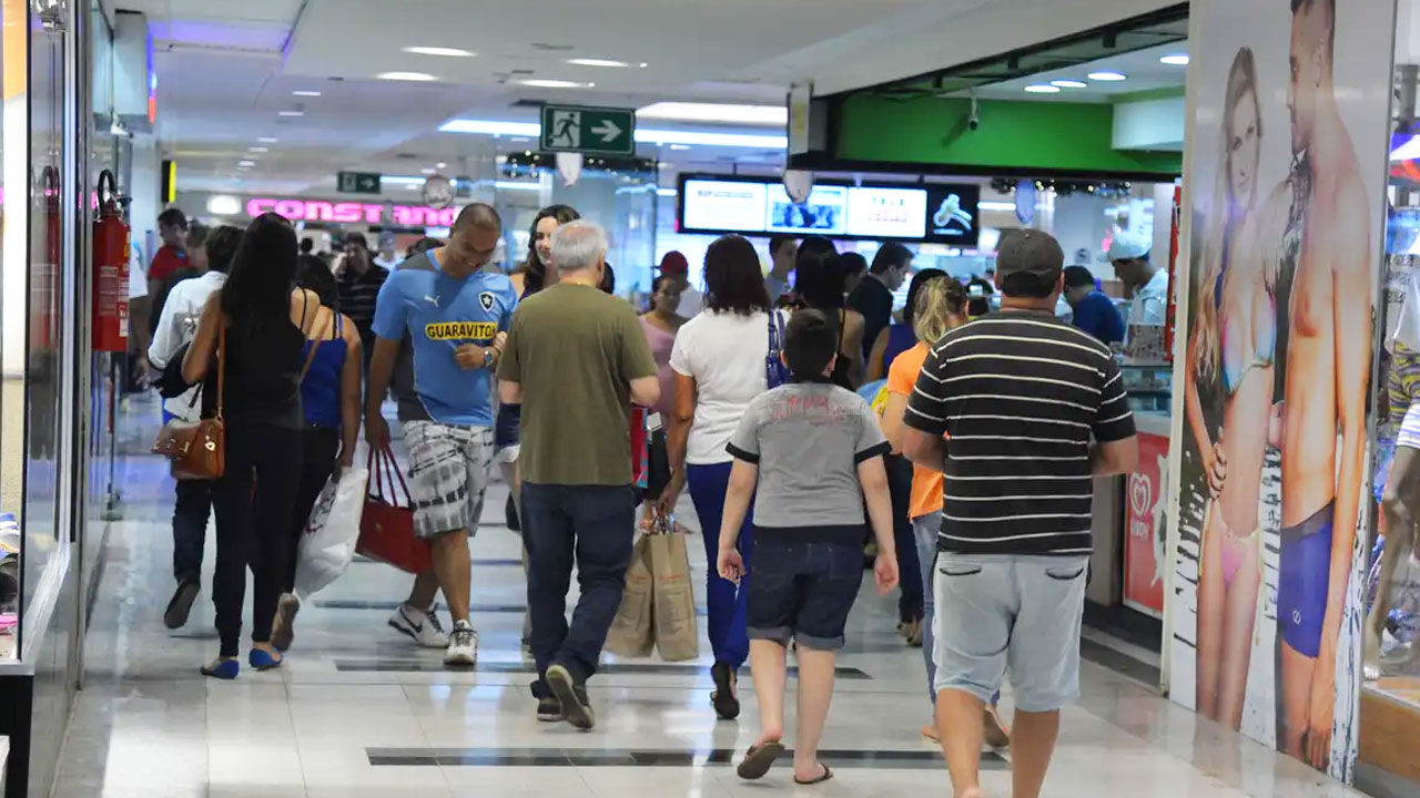 Compras para o Dia das Mães 2025 em shopping de Manaus