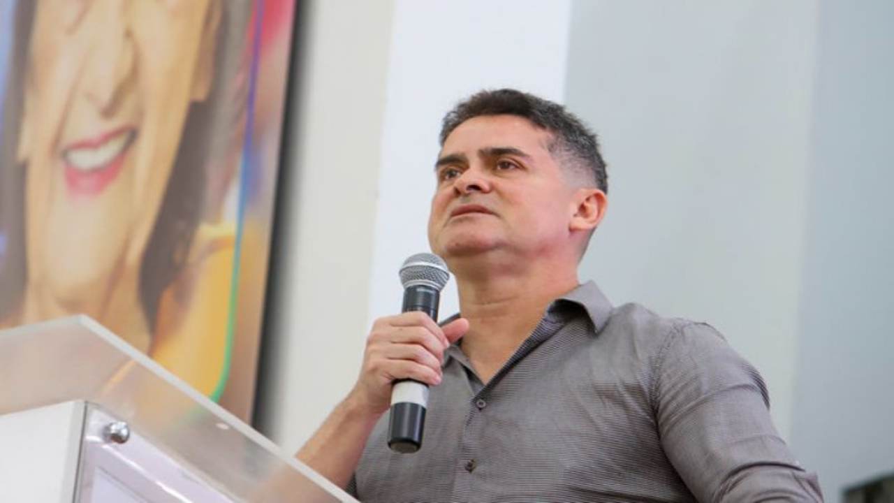 David Almeida sanciona empréstimos para infraestrutura em Manaus 2025